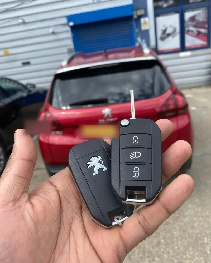 Replacement flip key supplied for a Peugeot 2008